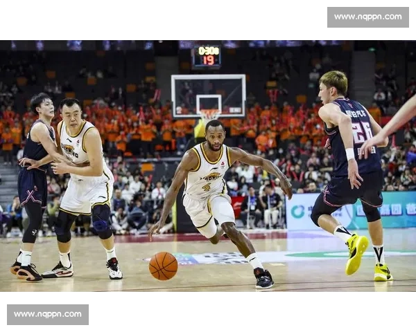 聚焦赛前情报解析篮球对决走势与关键胜负因素深度研判双方阵容状态 - 副本