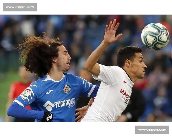 英超赛场风云再起豪门对决引爆激情荣耀巅峰时刻全城瞩目热血争锋 - 副本 (4) - 副本